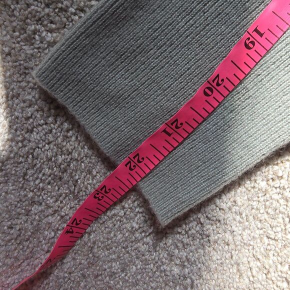 Tahari pistachio green 100% 2-ply Cashmere sweater XL - Picture 9 of 9